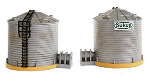 SUKUP GRAIN TOWERS (2) SMALL N SCALE